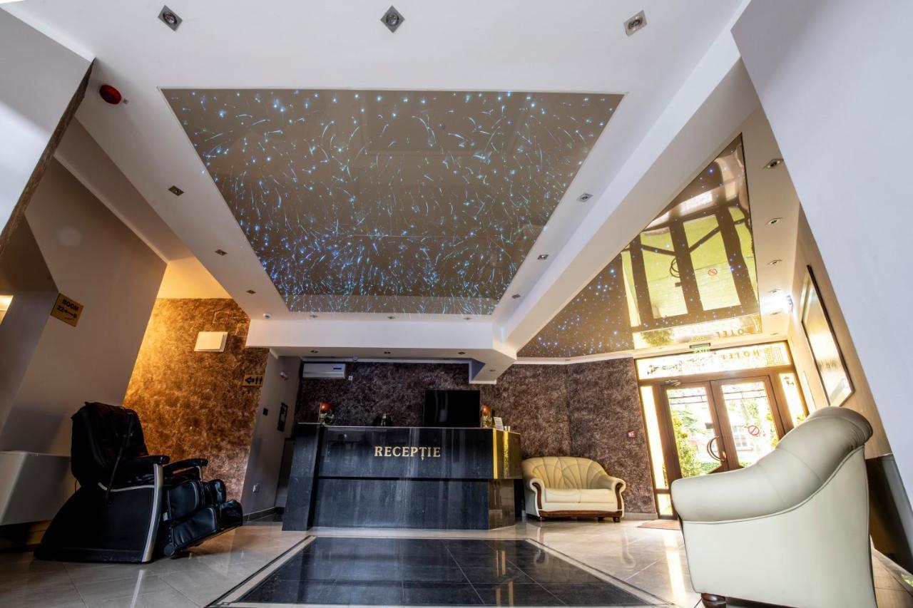 Hotel Novotheos Oradea Eksteriør bilde