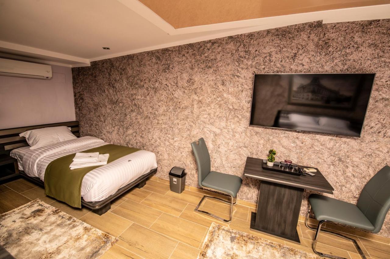 Hotel Novotheos Oradea Eksteriør bilde