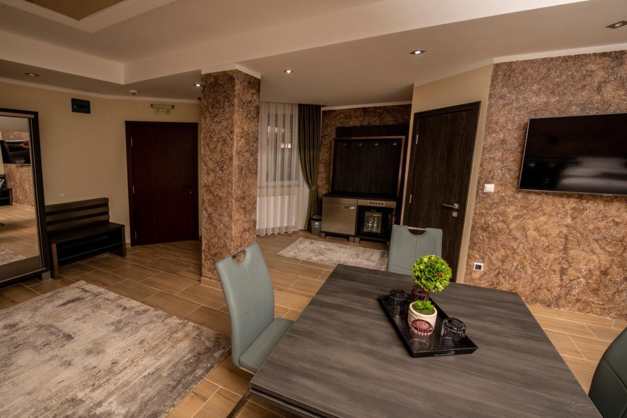 Hotel Novotheos Oradea Eksteriør bilde