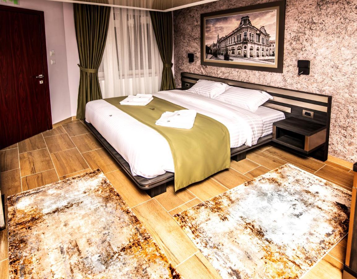 Hotel Novotheos Oradea Eksteriør bilde