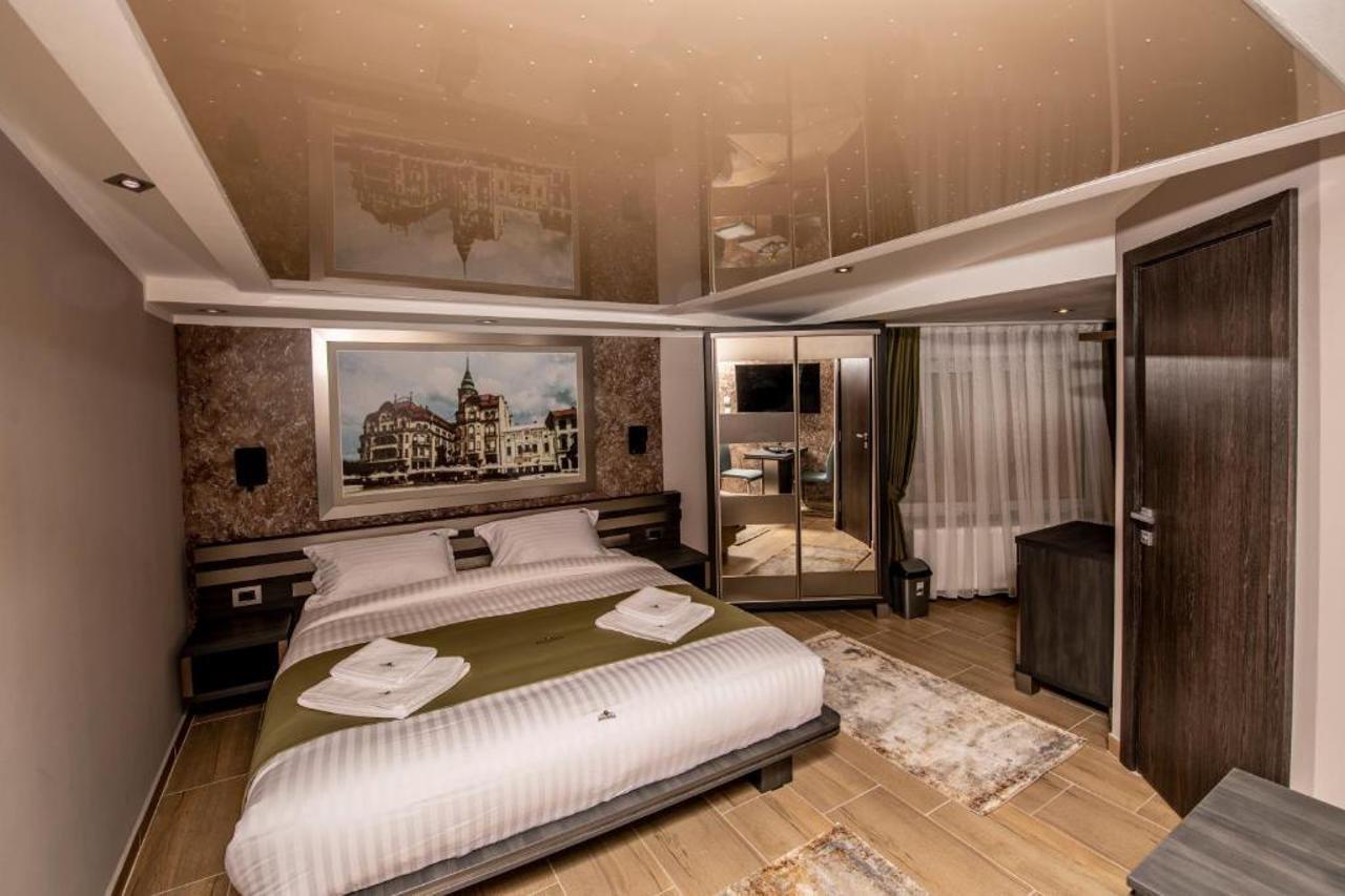 Hotel Novotheos Oradea Eksteriør bilde